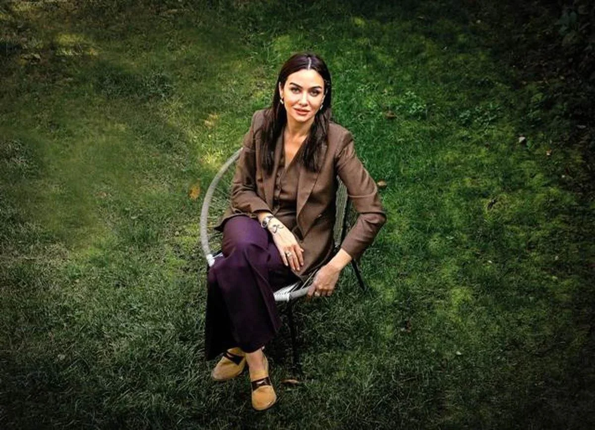 بیرجه آکالای؛ از سکوی مسابقه زیبایی تا جایگاه ستاره‌ای در بازیگری ترکیه','