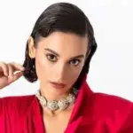 سرا پیرینچ از قرار کابوس‌وار در پاریس گفت: «آدم منحرفی از آب درآمد»