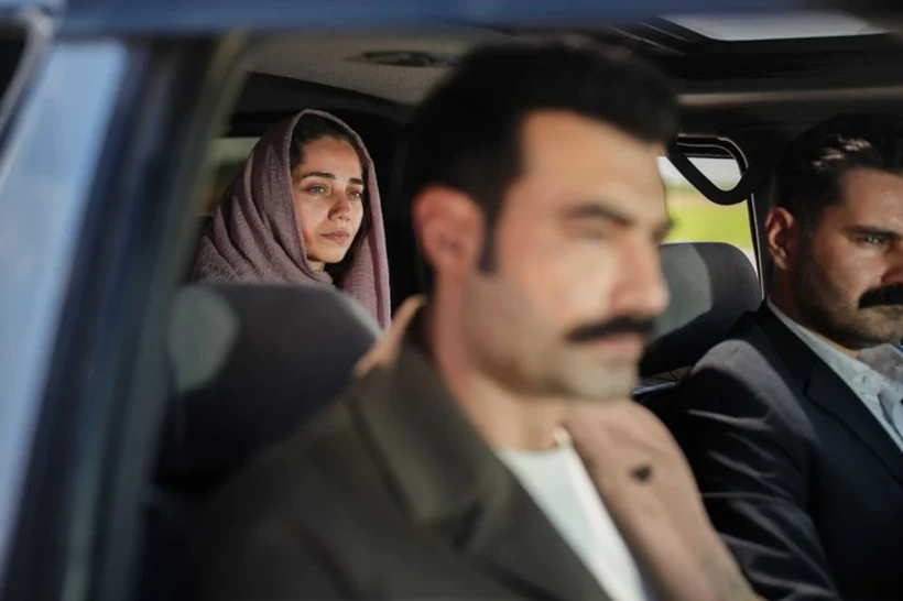 سریال عشقت آتشیست (Sevdan Bir Ateş) با بازی مورات اونالمیش (Murat Ünalmış) و اوزگه اوزاجار (Özge Özacar)، چهارشنبه‌ها ساعت 20.00 از Show TV پخش می‌شود.