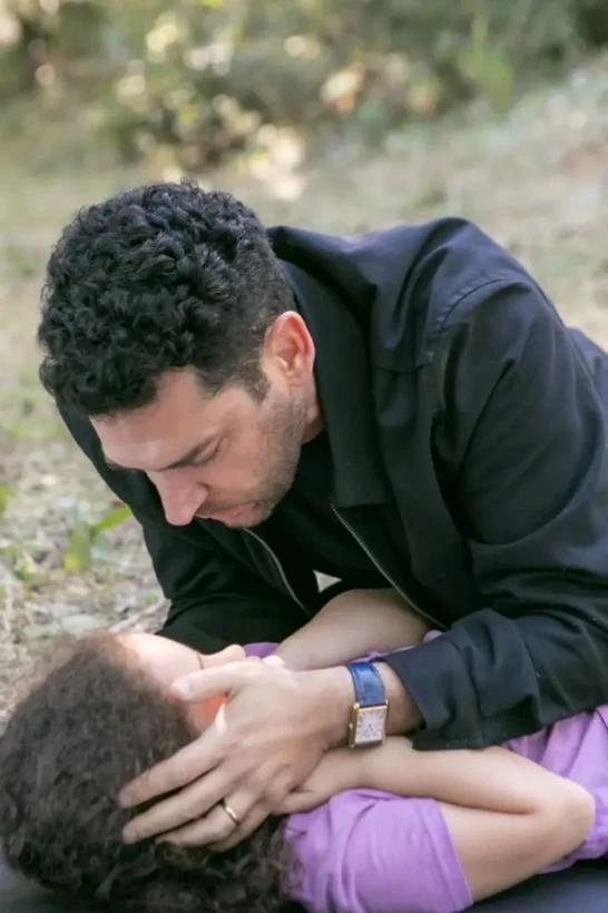 با وجود افزایش تدابیر امنیتی، کسی نمی‌تواند به ایلکیم (İlkim) دسترسی پیدا کند. این وضعیت سرحات تجر (Serhat Tecer) را به‌شدت خشمگین می‌کند و او را رودرروی یوسف تجر (Yusuf Tecer) قرار می‌دهد.
