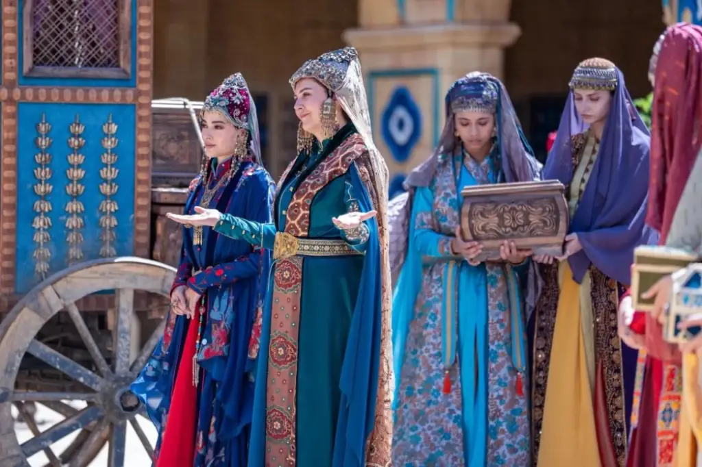 قسمت ۲ سریال Aşk ve Taht (عشق و تخت)