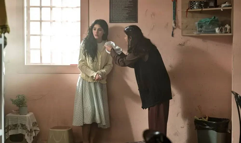 «تو کسی هستی که دوست دارم»؛ عشق ارکان و دجله پشت میلهها هم تسلیم نمیشود