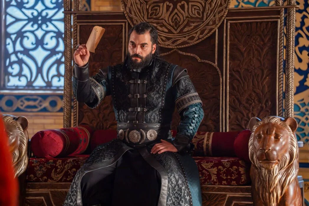 قسمت ۴ سریال Aşk ve Taht (عشق و تخت)