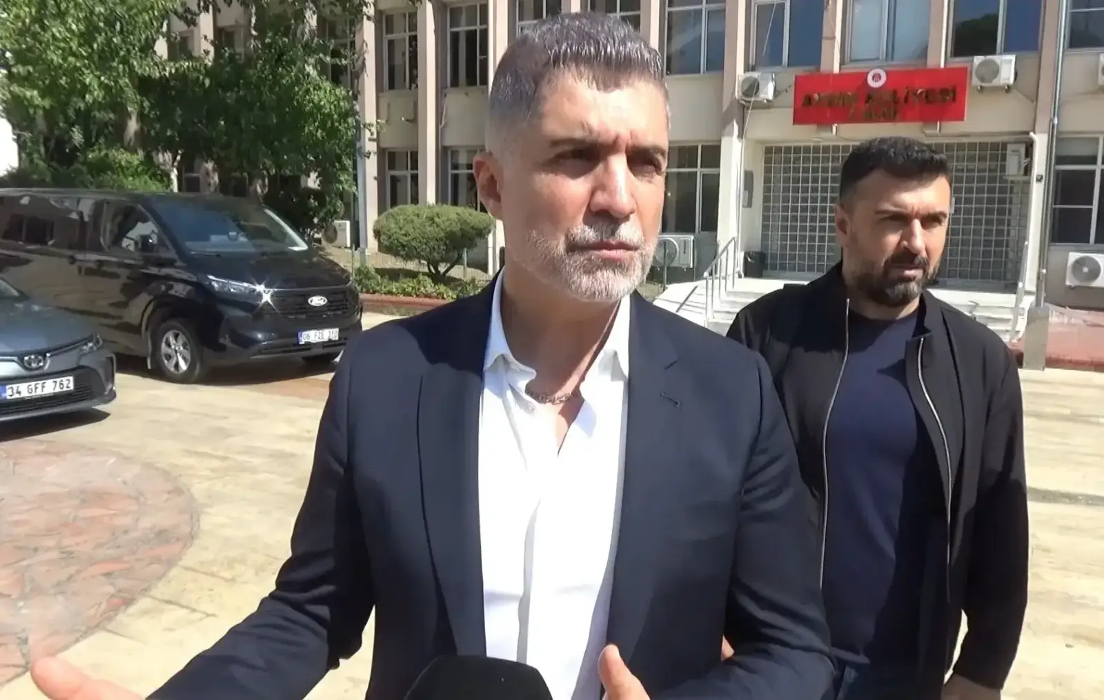 اوزجان دنیز در دادگاه از خواهرش حمایت کرد: «این پرونده ناعادلانه است»