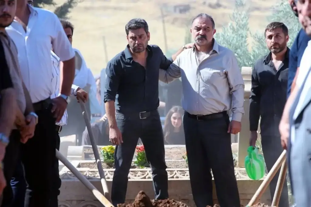 قسمت ۶۵ سریال شهر دور Uzak Sehir