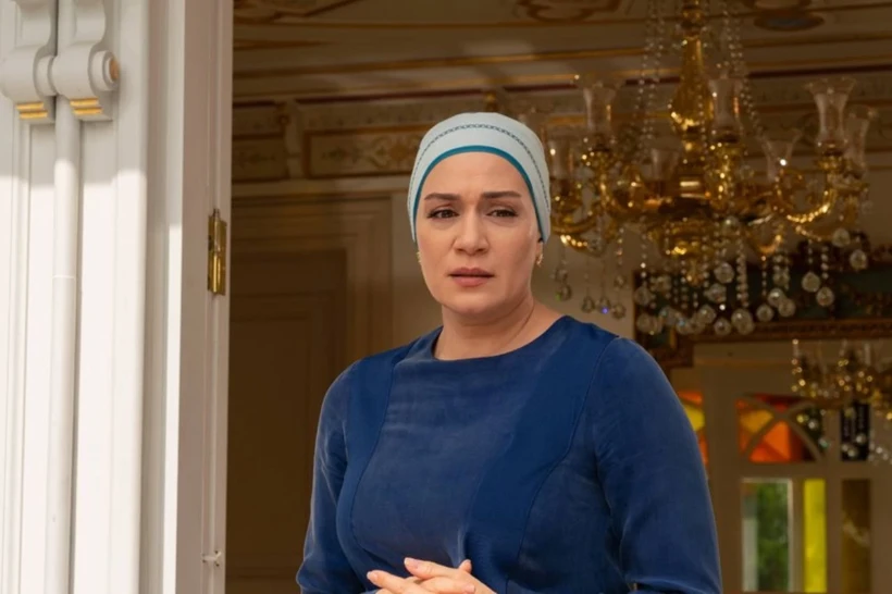 باریش کلیچ (Barış Kılıç) در نقش عمر، اوریم آلاسیا (Evrim Alasya) در نقش کیویجیم، احمد ممتاز تایلان (Ahmet Mümtaz Taylan) در نقش عبدالله، سرای کایا (Seray Kaya) در نقش باشاک، ارکان آوجی (Erkan Avcı) در نقش آصیل، اوزگه بوراک (Özge Borak) در نقش سالکیم، امره دینلر (Emre Dinler) در نقش فاتح، سروت پاندور (Servet Pandur) در نقش آسوده، مراد آیگن (Murat Aygen) در نقش لیدر، یالچین حافظاوغلو (Yalçın Hafızoğlu) در نقش امیر، زینب پارلا (Zeynep Parla) در نقش الیف، دیلا دانیشمان (Dila Danışman) در نقش هلال، آسنا کسکینجی (Asena Keskinci) در نقش چیمِن، هاکان کاراهان (Hakan Karahan) در نقش تونجای، حمدی آلکان (Hamdi Alkan) در نقش اولوی، اوزلم چاکار یالچینکایا (Özlem Çakar Yalçınkaya) در نقش سوییلای، سرکان روتکای آیکوز (Serkan Rutkay Ayıköz) در نقش عابدین، گوکای تورکمن (Gökay Türkmen) در نقش بوغرا، وورگون آدالایی (Vurgun Adalayı) در نقش یوسف و نورحیات کاراجا (Nurhayat Karaca) در نقش حیات از بازیگران این مجموعه هستند.