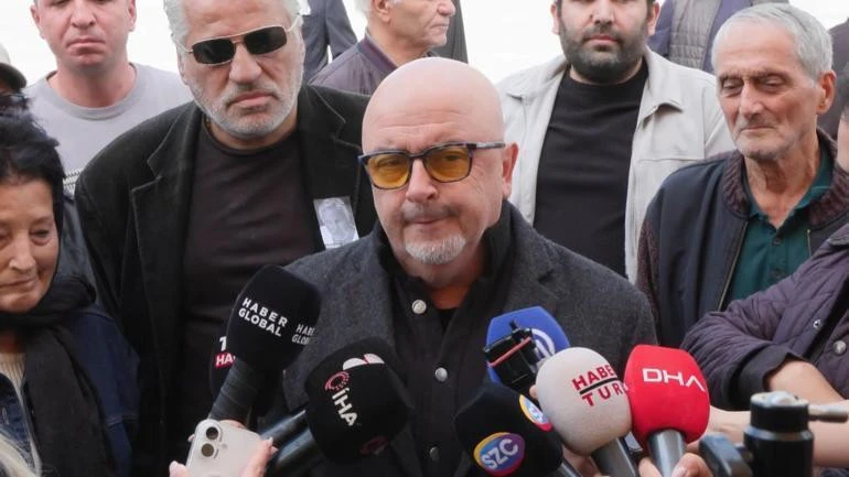 «یک اسطوره دیگر را از دست دادیم» بیرول گوون (Birol Güven)، مدیرکل سینمای وزارت فرهنگ و گردشگری، گفت: «یک اسطوره دیگر را از دست دادیم. آن نسل واقعاً چنان رد عمیقی از خود برای ما بهجا گذاشت و چنان احساساتی را در ما برانگیخت که گویی گنجینهای برایمان به یادگار گذاشتند. آرشیوی بسیار ارزشمند داریم و صنعت بزرگی را بر پایه آن بنا کردهایم. ترکیه واقعاً کشوری بزرگ در عرصه سینماست و این را مدیون آنها هستیم.»