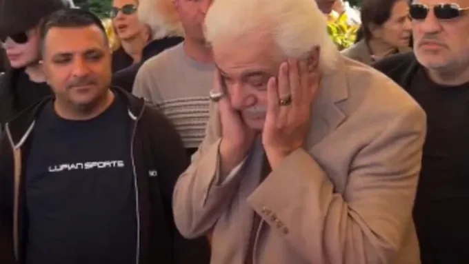 درخواست عکس در مراسم خاکسپاری، سردار گوکهان را عصبانی کرد