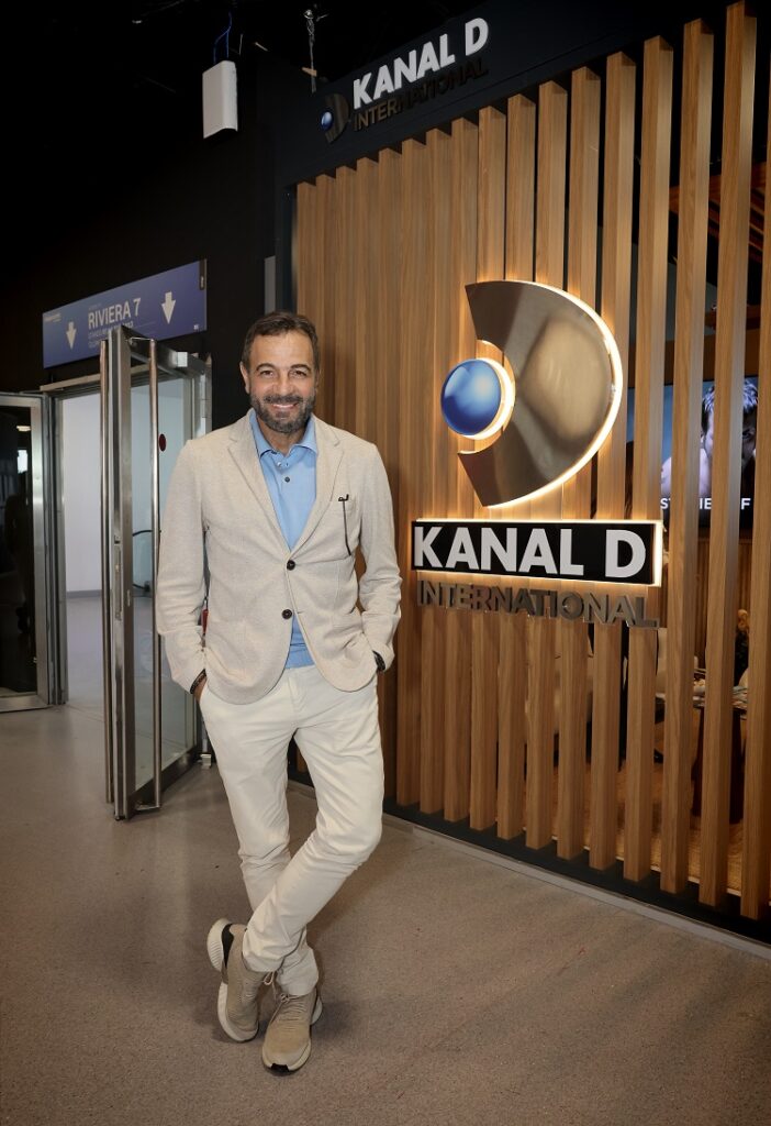 کرم آلیشیک (Kerem Alışık)