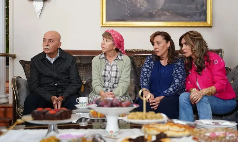 داستان کلی سریال بر زندگی درین، نوه یکی از خانوادههای ریشهدار و ثروتمند استانبول، متمرکز است. درین زن جوانی است که زندگی بر اساس برنامهای مشخص را انتخاب کرده و ازدواج و تشکیل خانواده را به مهمترین هدف خود تبدیل کرده است. با وجود رابطهای طولانیمدت، آمادهسازی برای عروسیاش هنوز به نتیجه نرسیده و او روزهای دشواری را میگذراند. انتظارات پایانناپذیر خانوادهاش نیز هر روز فشار بیشتری به او وارد میکند.