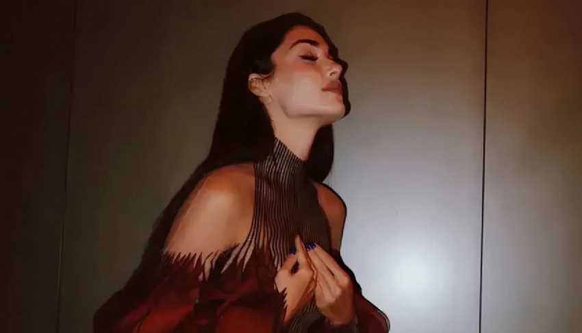 بازیگر مشهور هانده ارچل (Hande Erçel) با استایلش در پاریس توجه‌ها را جلب کرد!
