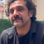 بایهان ادعای تغییر دین را رد کرد و برای نخستین‌بار توضیح داد